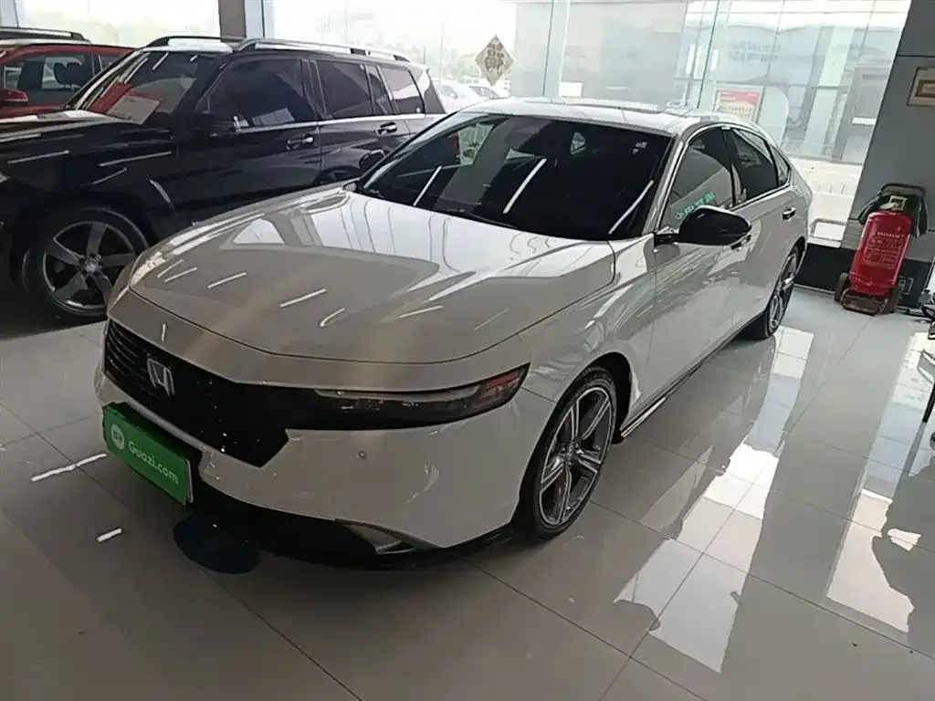 Honda Accord — фото 1