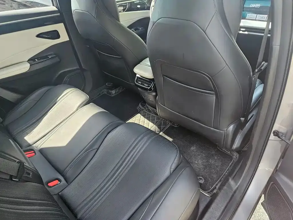 Geely Galaxy L7 — фото 3