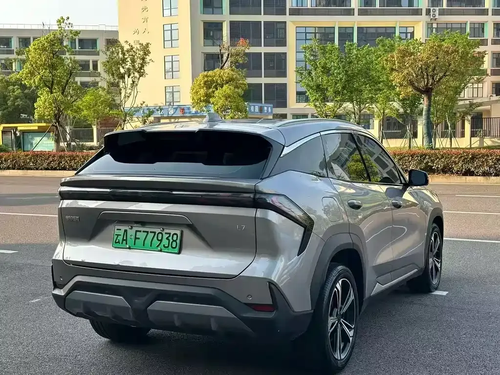 Geely Galaxy L7 — фото 10