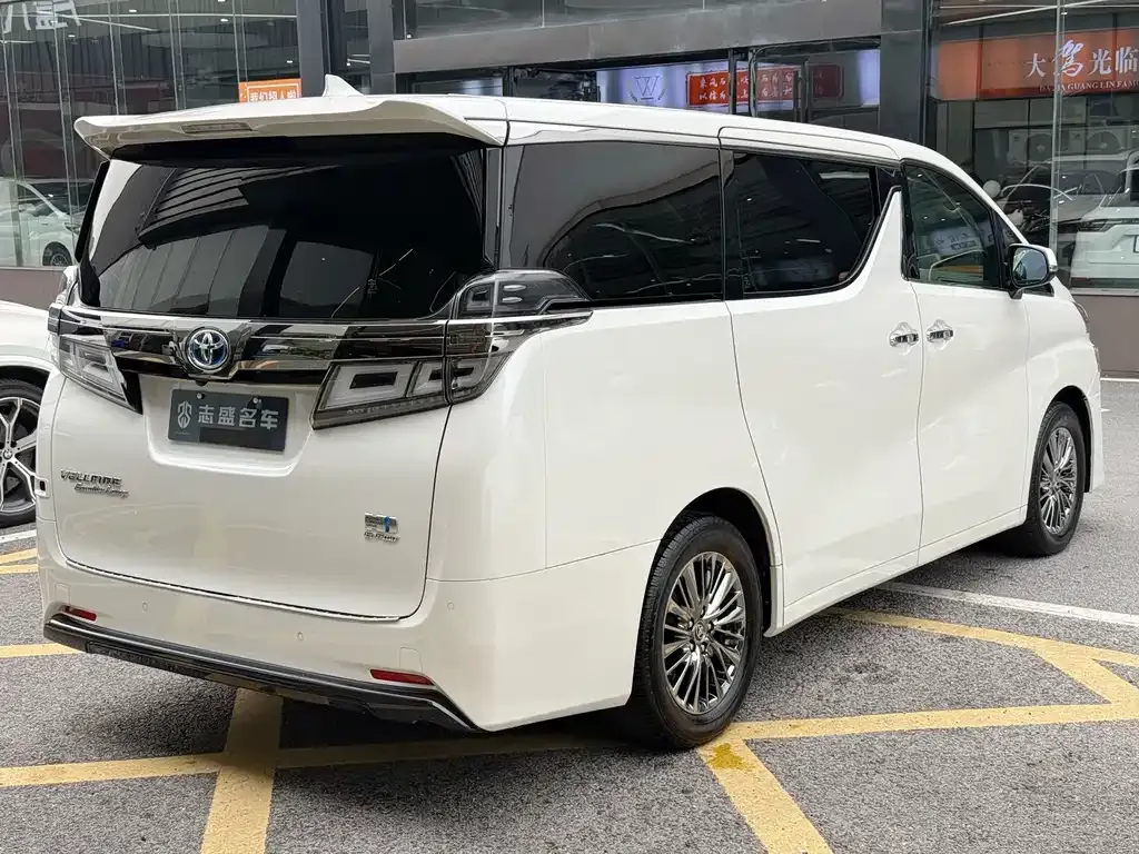 Toyota Vellfire — фото 7