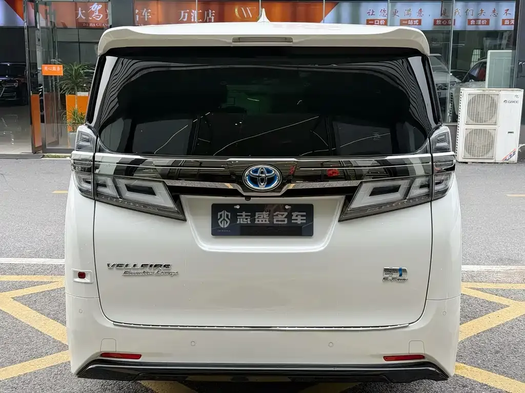 Toyota Vellfire — фото 6