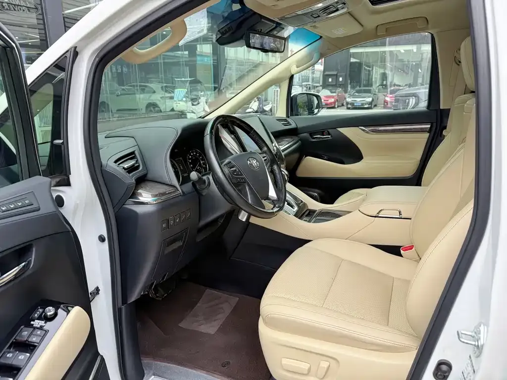 Toyota Vellfire — фото 4