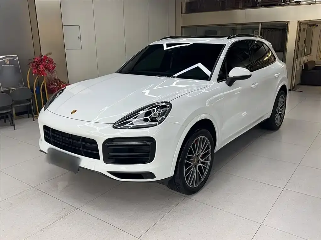Porsche Cayenne — фото 1