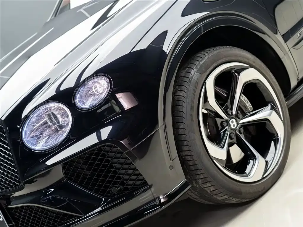 Bentley Bentayga — фото 10
