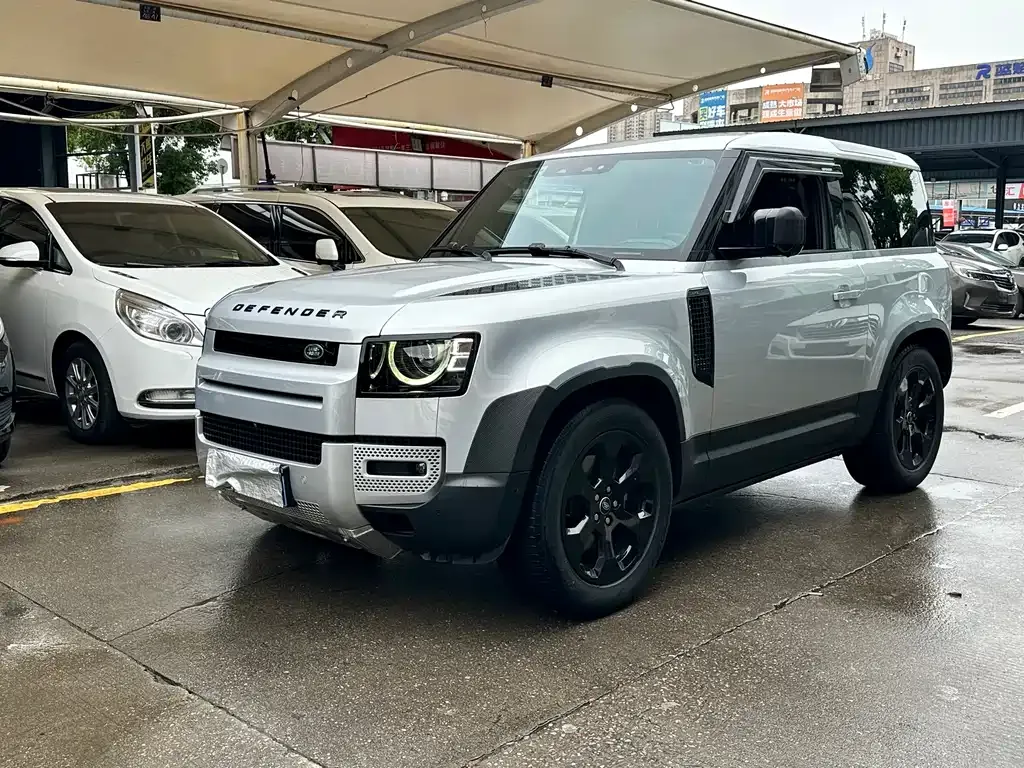 Land Rover Defender — фото 1
