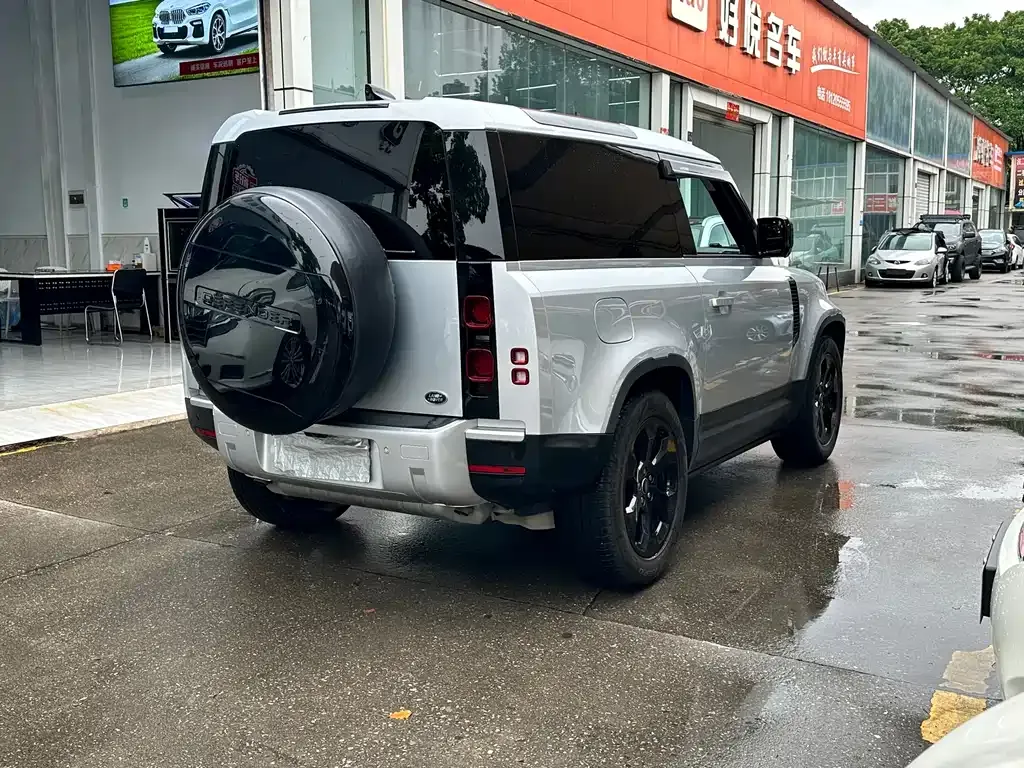 Land Rover Defender — фото 6