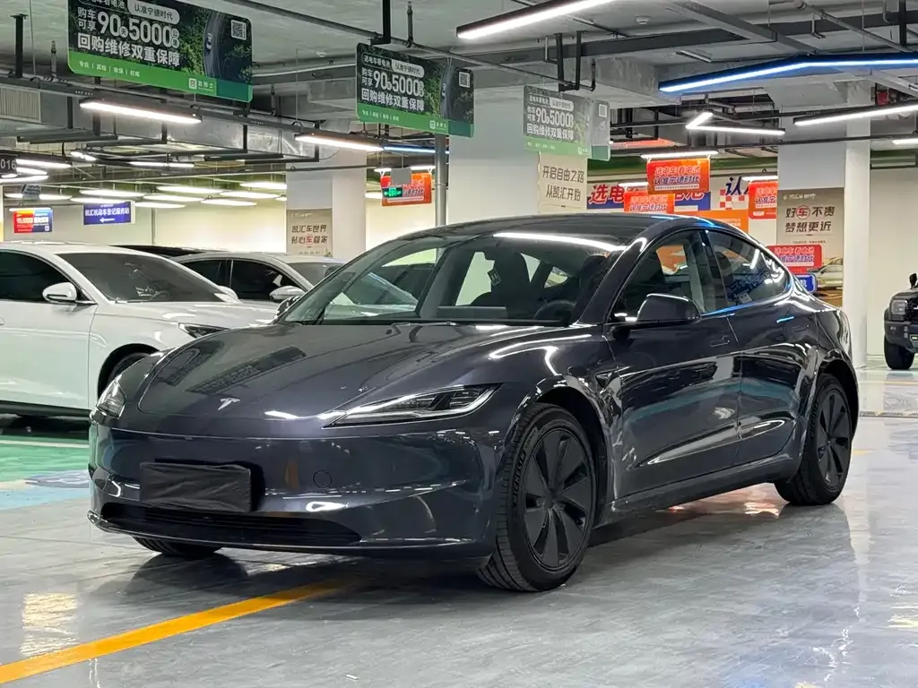 Tesla Model 3 — фото 1
