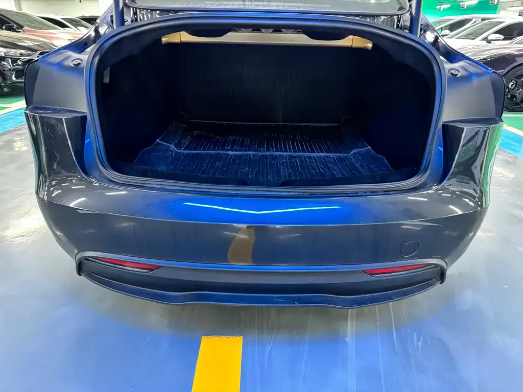 Tesla Model 3 — фото 6