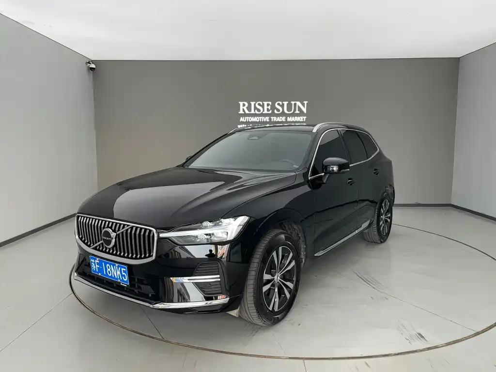 Volvo XC60 — фото 1