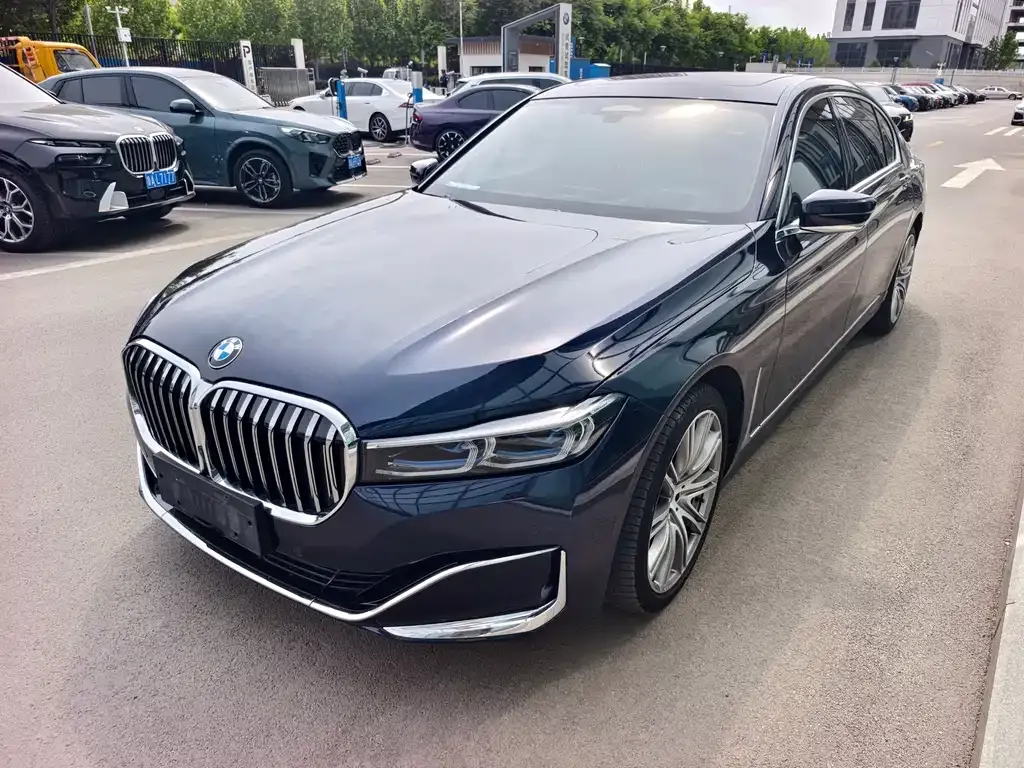 BMW 7 Series — фото 1