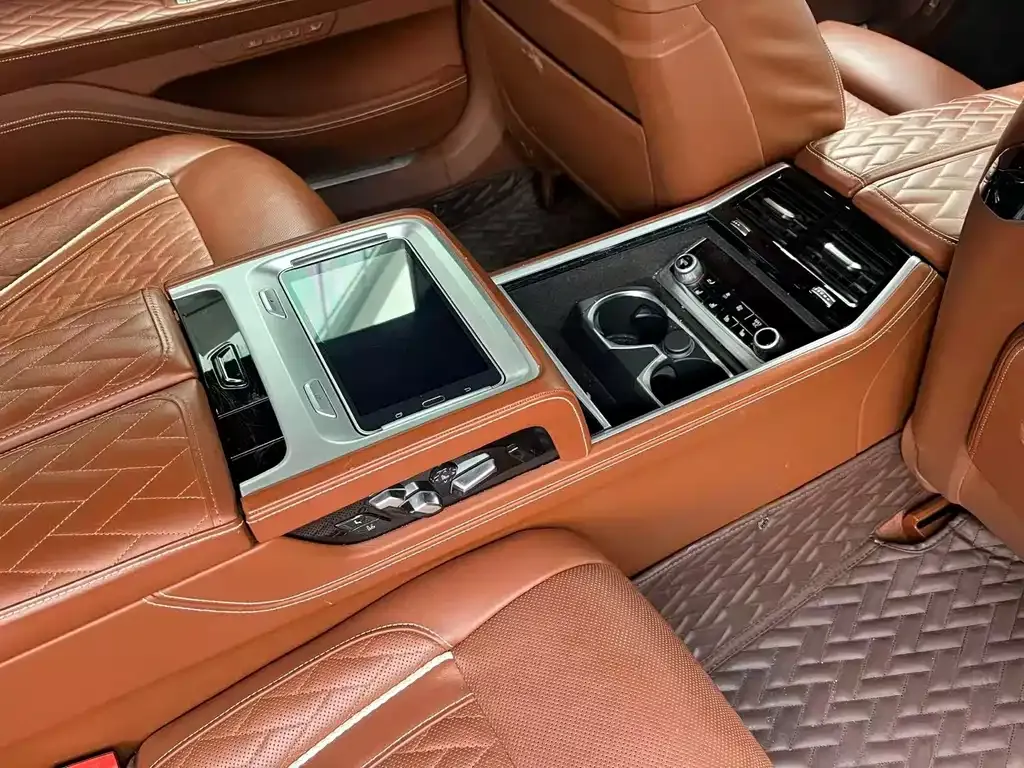 BMW 7 Series — фото 10