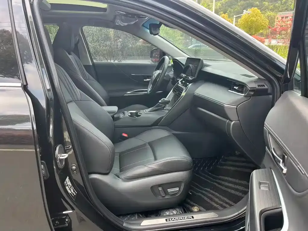 Toyota Harrier — фото 3