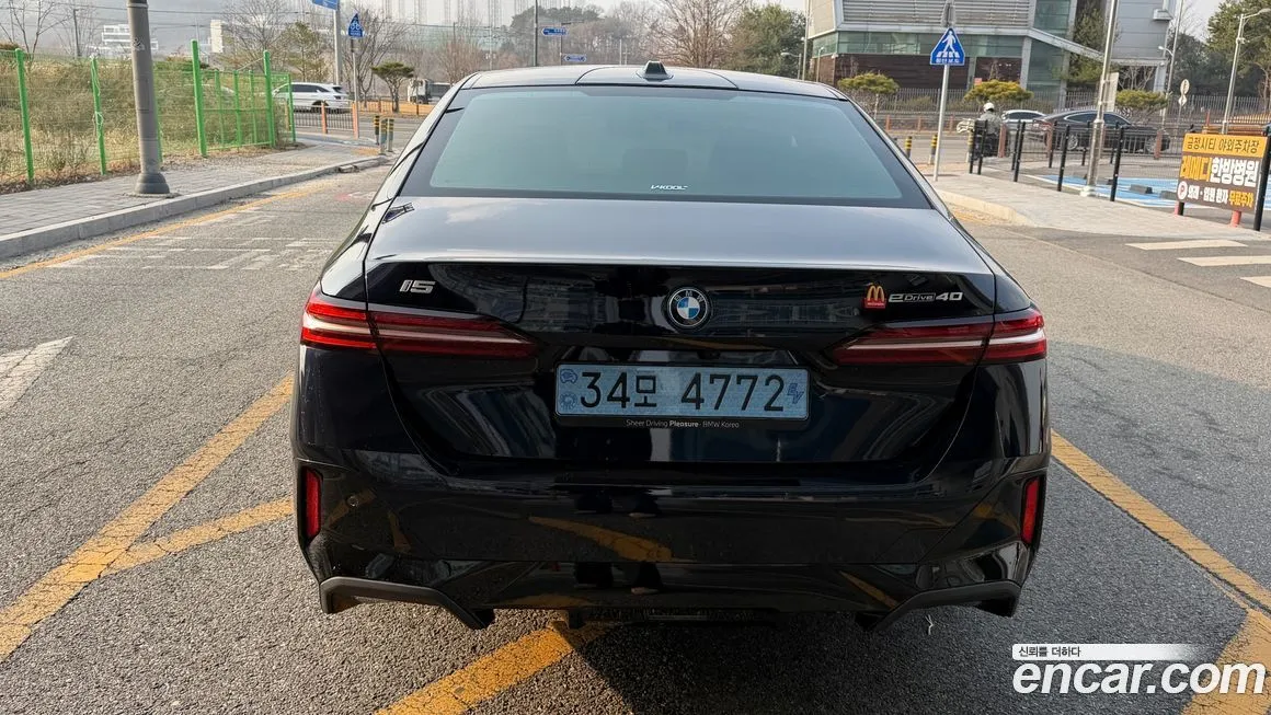 BMW i5 — фото 5