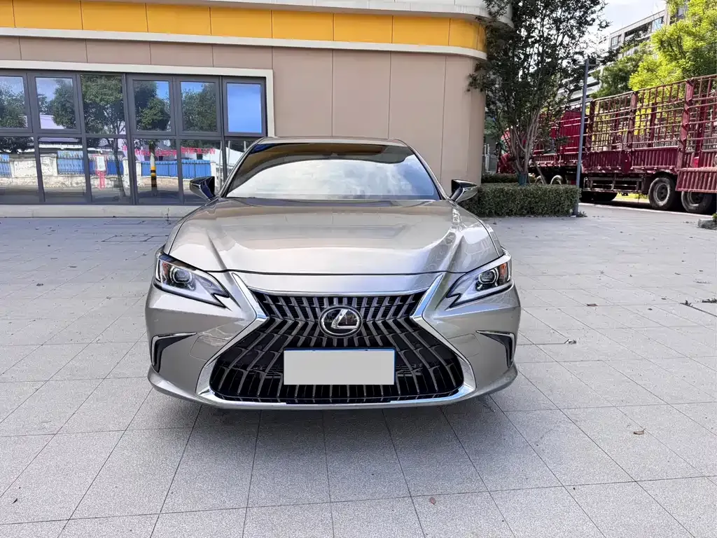 Lexus ES — фото 9