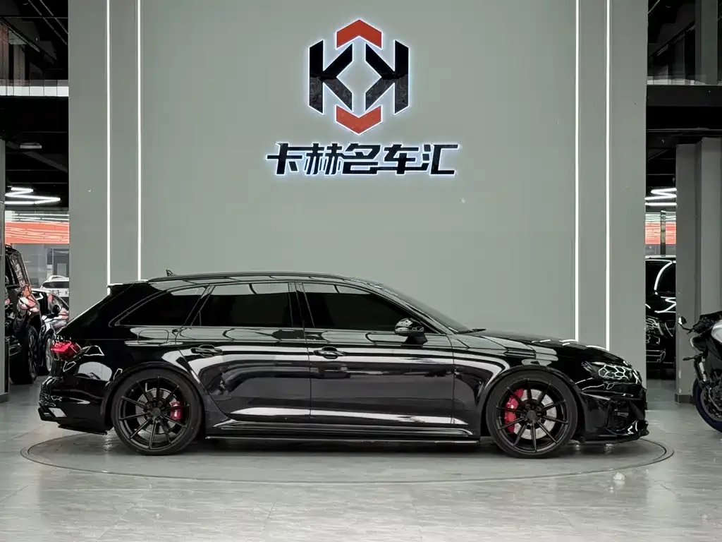 Audi RS 4 — фото 8