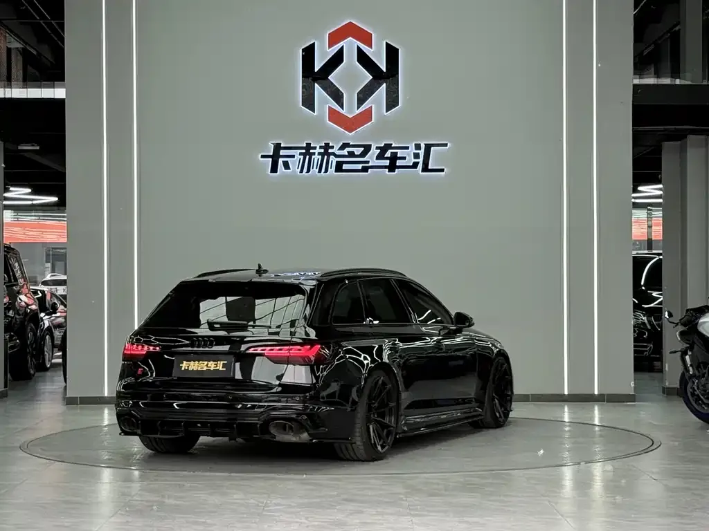 Audi RS 4 — фото 6