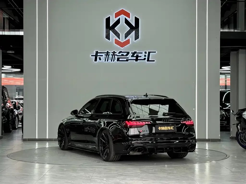 Audi RS 4 — фото 4