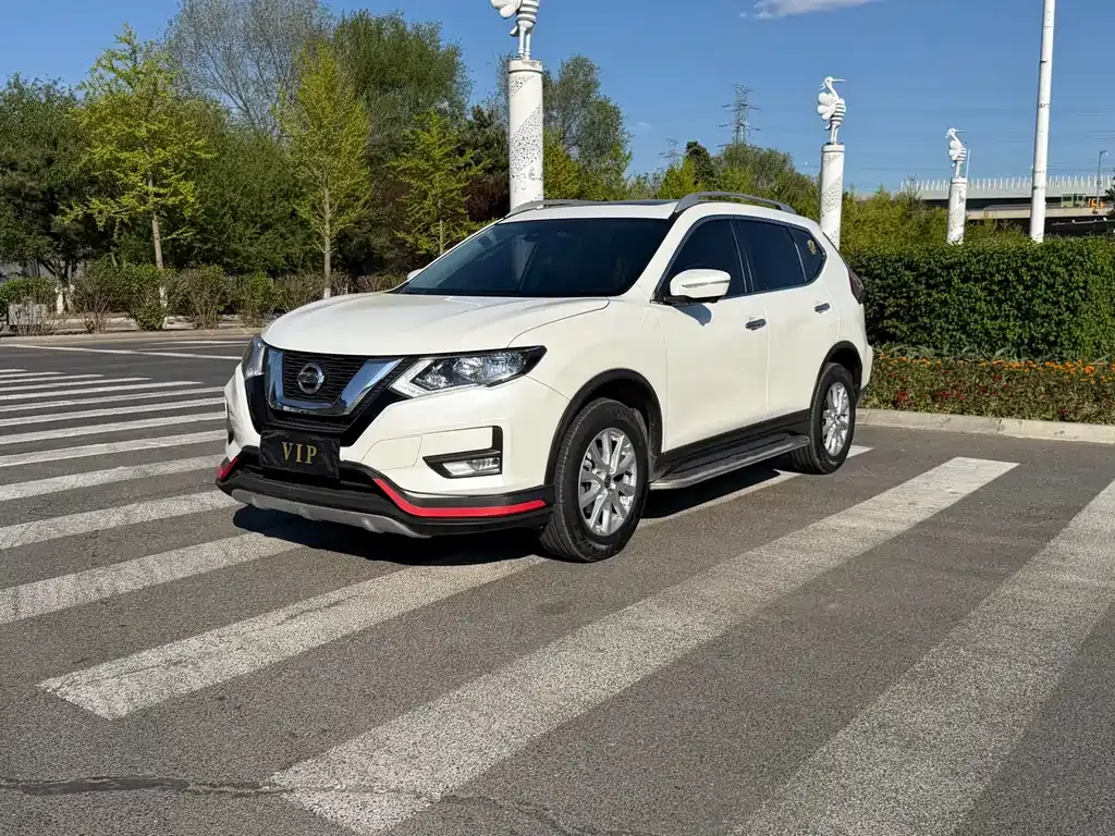 Nissan X-Trail — фото 1