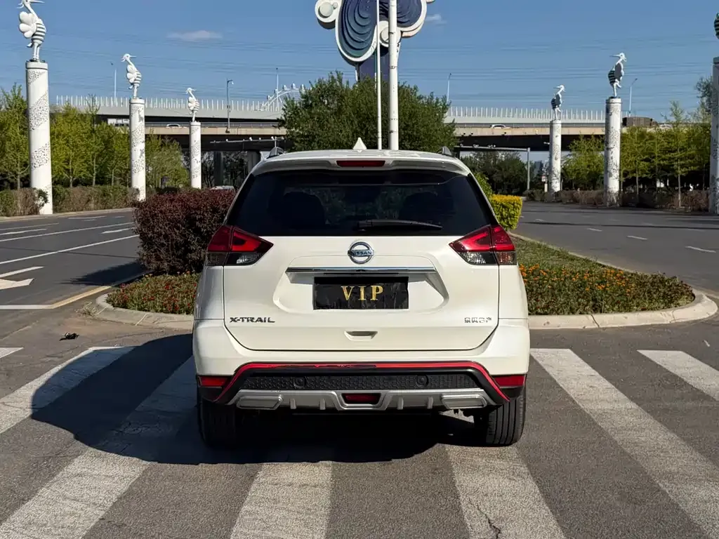 Nissan X-Trail — фото 10