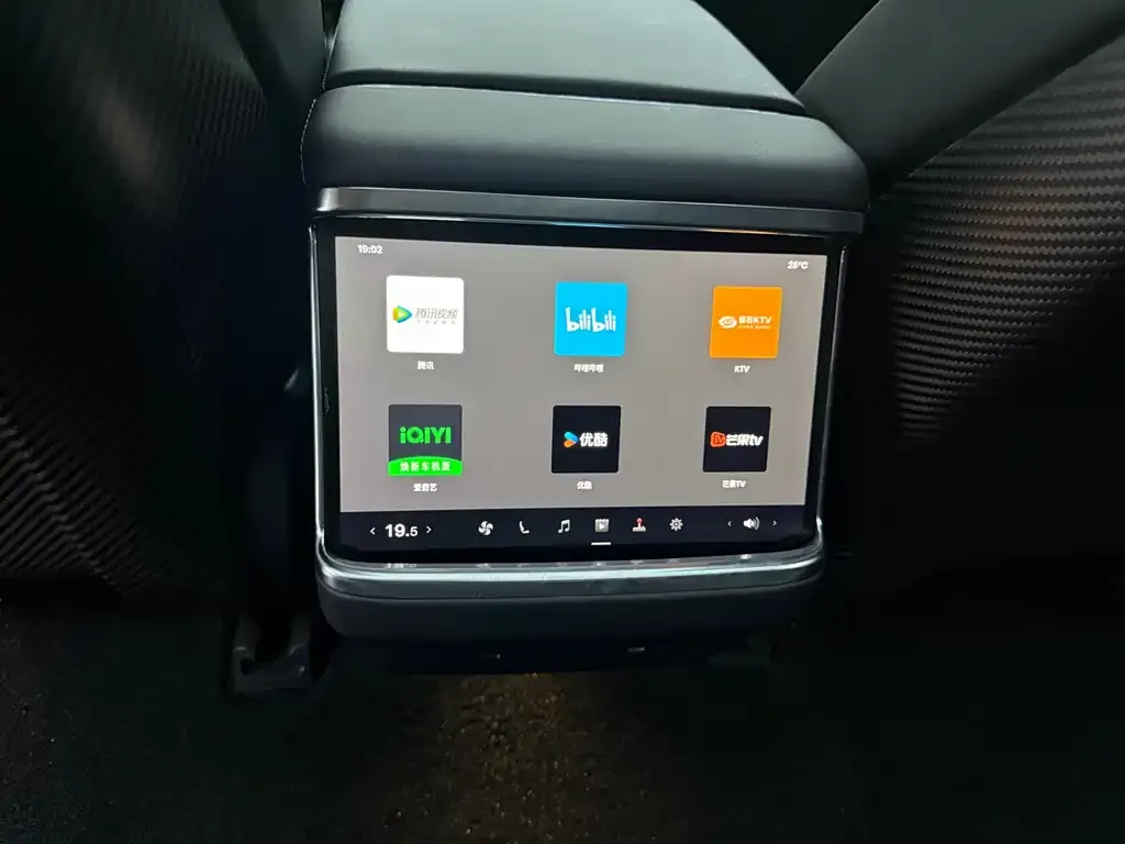 Tesla Model S — фото 3
