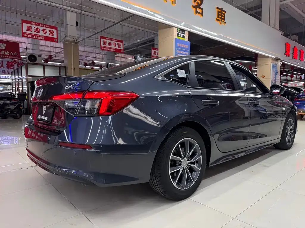 Honda Civic — фото 4