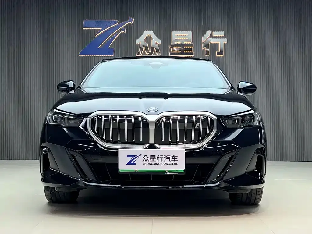 BMW i5 — фото 10