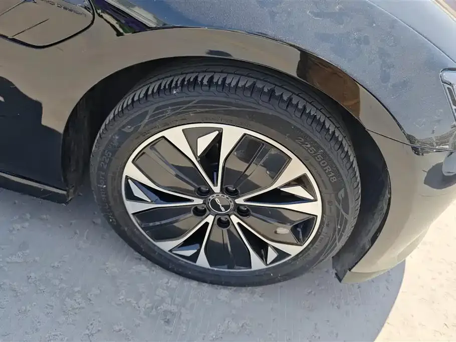 BYD Seal — фото 4