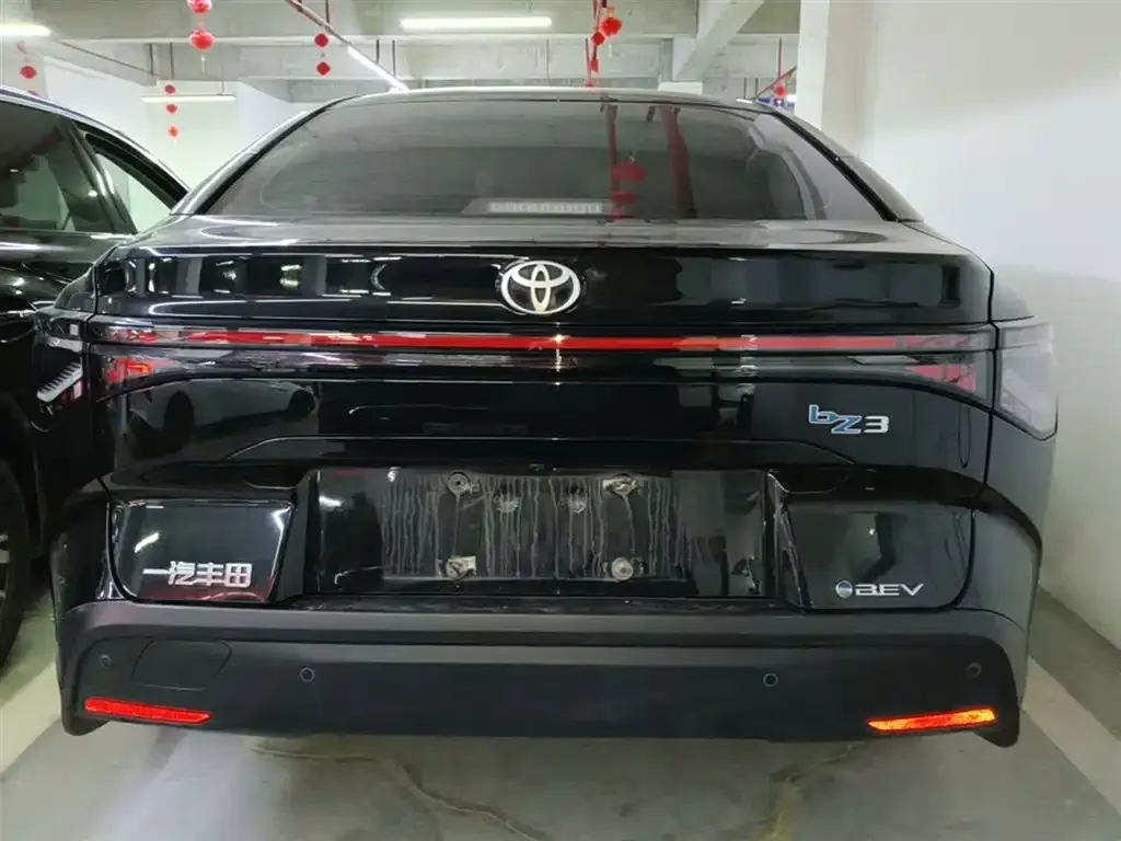 Toyota bZ3 — фото 10