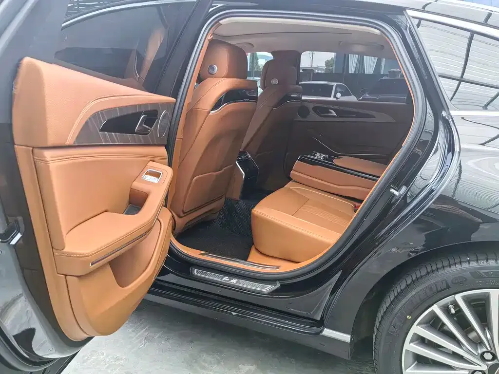 Hongqi H9 — фото 3
