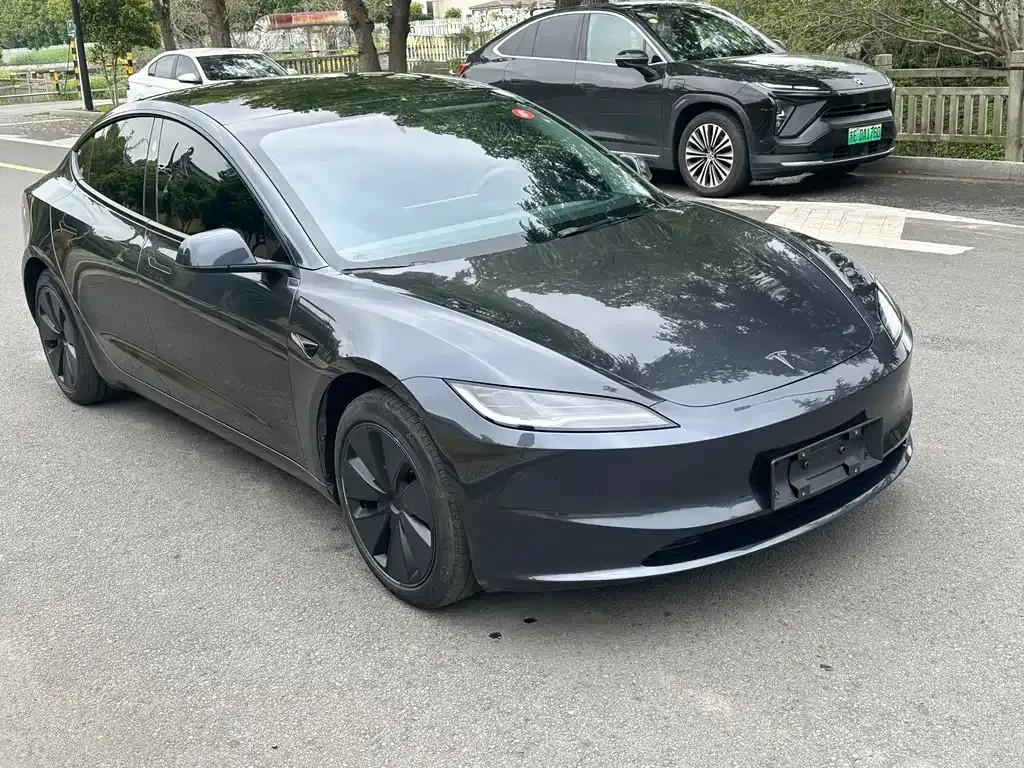 Tesla Model 3 — фото 7