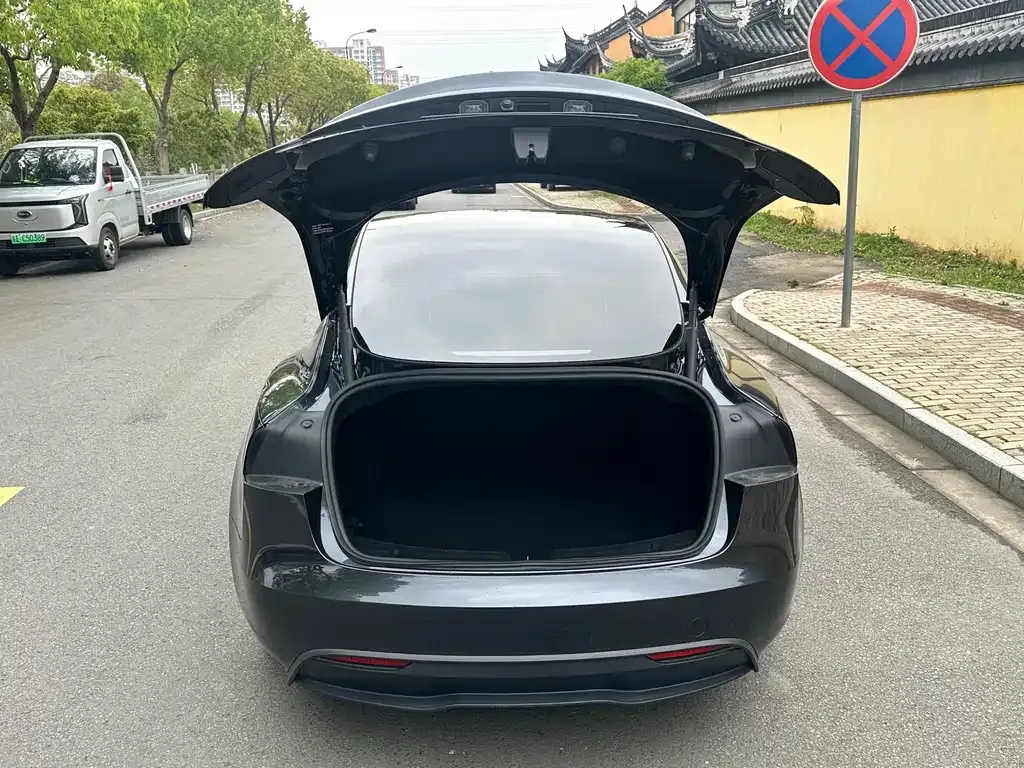 Tesla Model 3 — фото 5