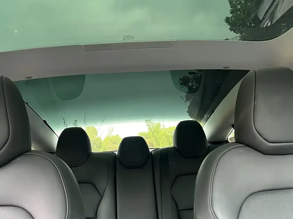 Tesla Model 3 — фото 2