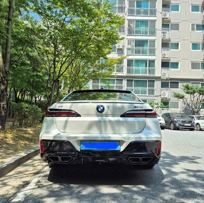 BMW i7 — фото 4