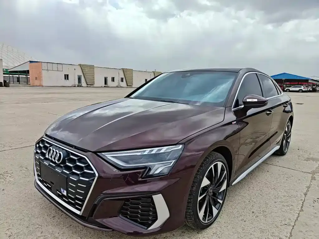 Audi A3 — фото 1