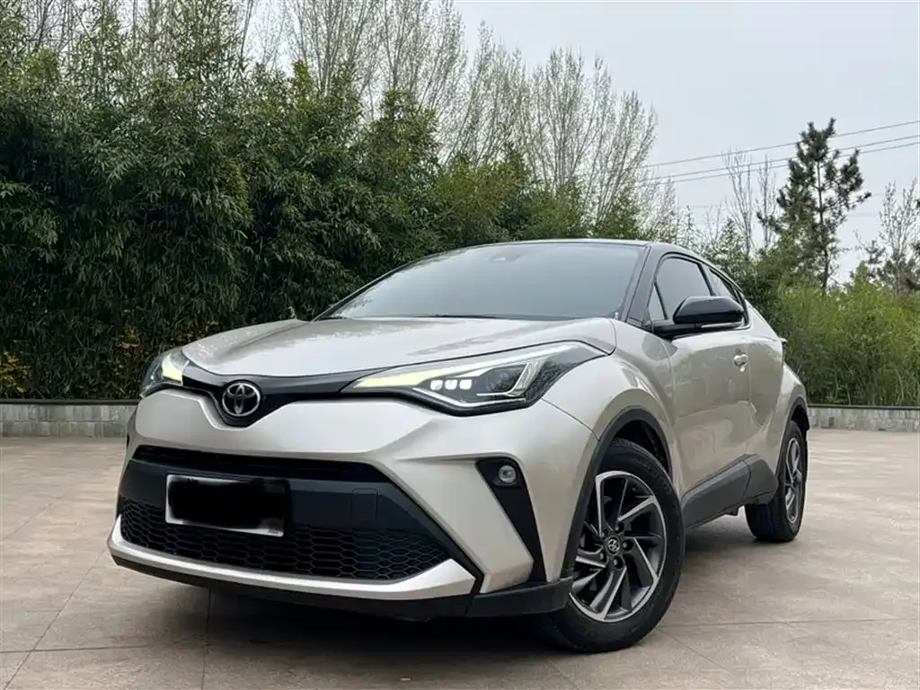 Toyota C-HR — фото 10