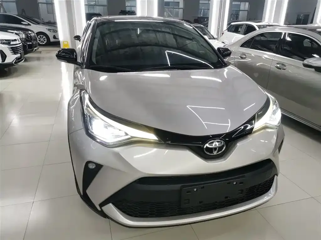 Toyota C-HR — фото 8