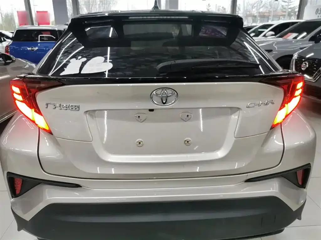 Toyota C-HR — фото 4