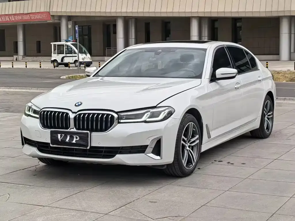 BMW 5 Series — фото 1