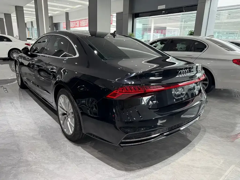 Audi A7L — фото 4