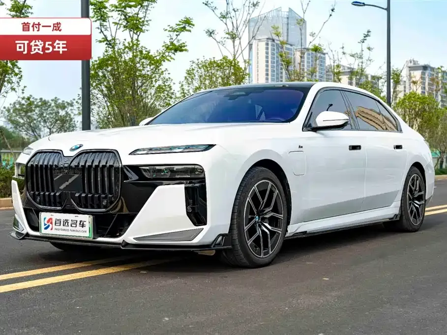 BMW i7 — фото 1