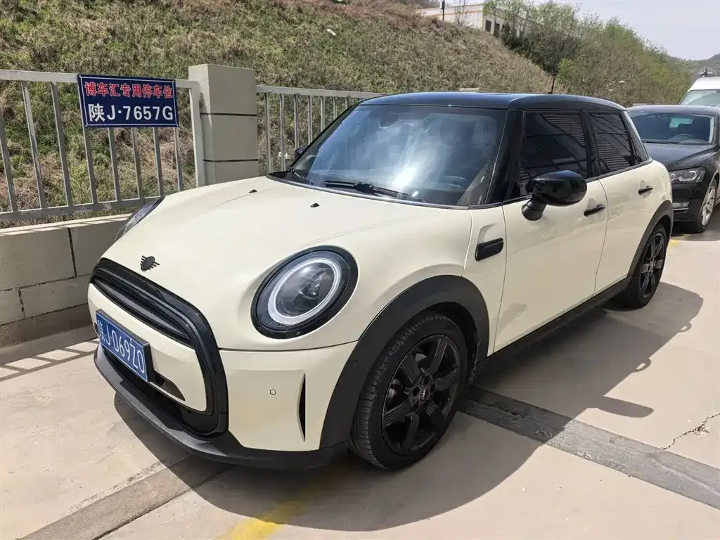 MINI Cooper (3-door) — фото 1