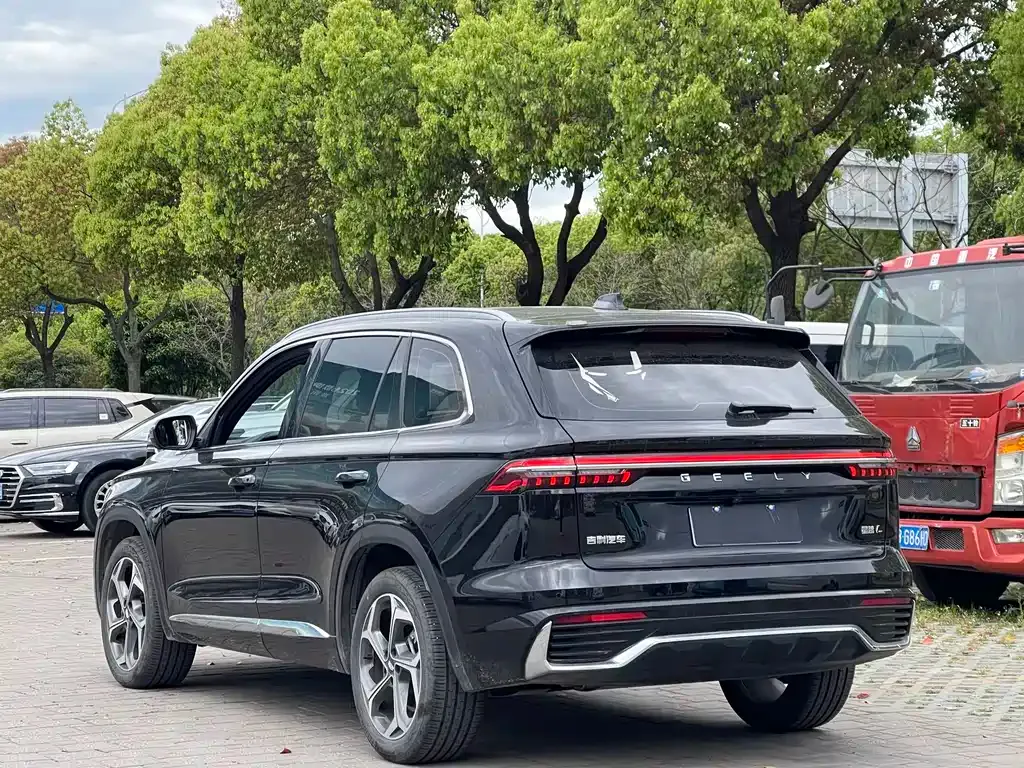 Geely Xingyue L — фото 8