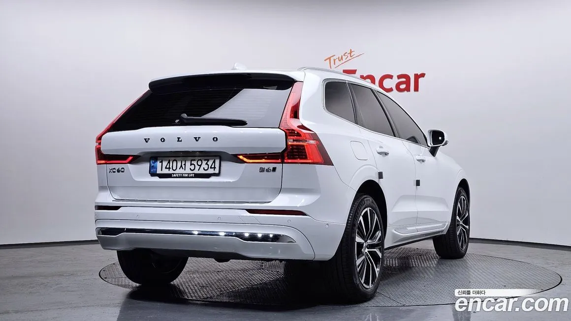 Volvo XC60 — фото 3