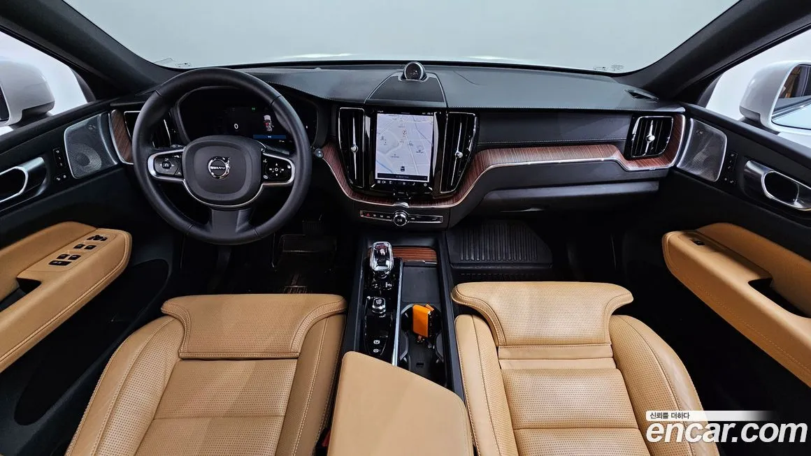 Volvo XC60 — фото 7