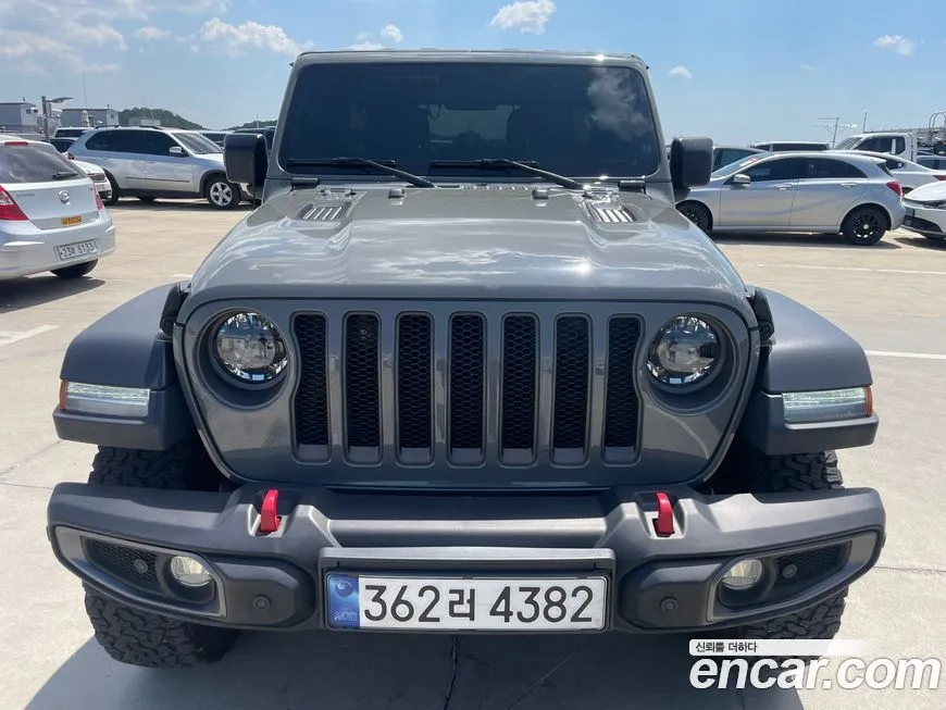 Jeep Wrangler — фото 1