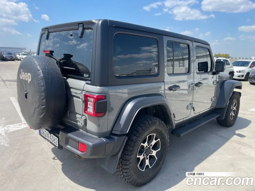 Jeep Wrangler — фото 7