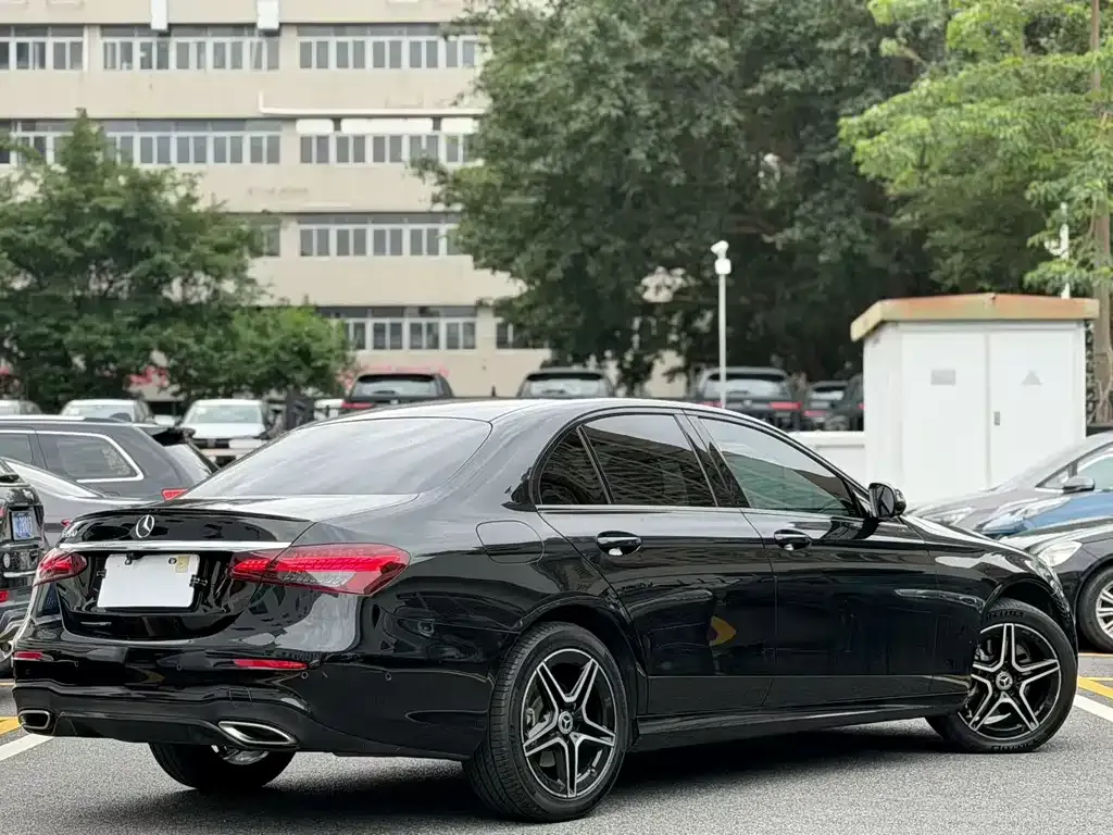 Mercedes-Benz E-Class (Import) — фото 5