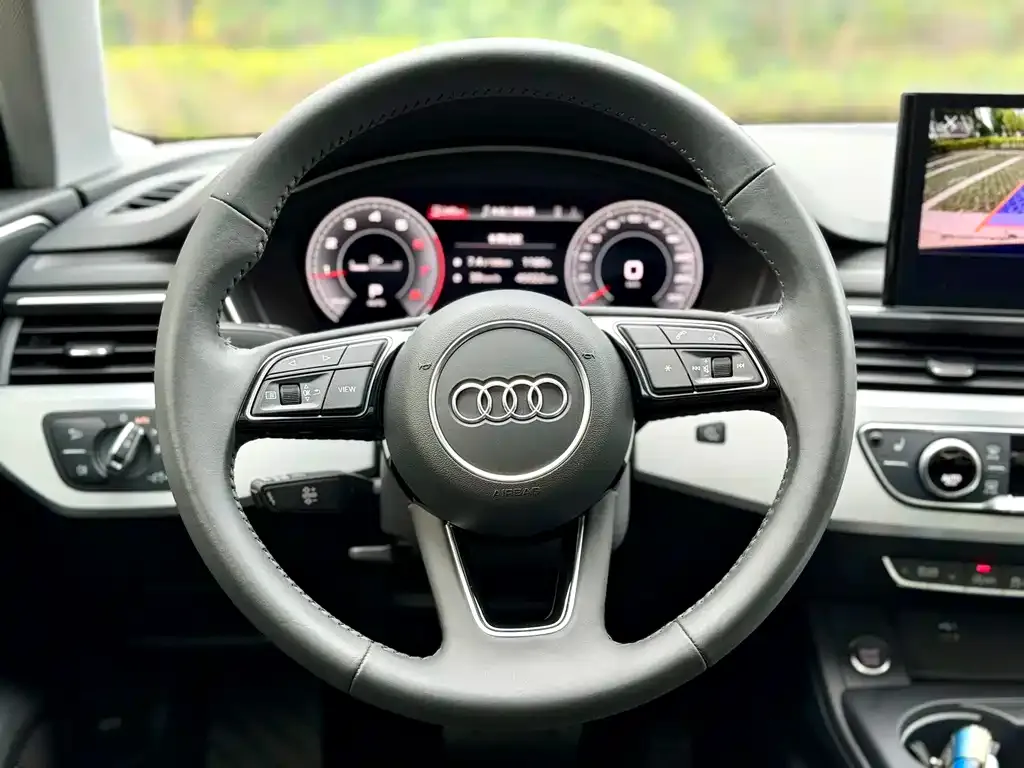 Audi A4L — фото 2