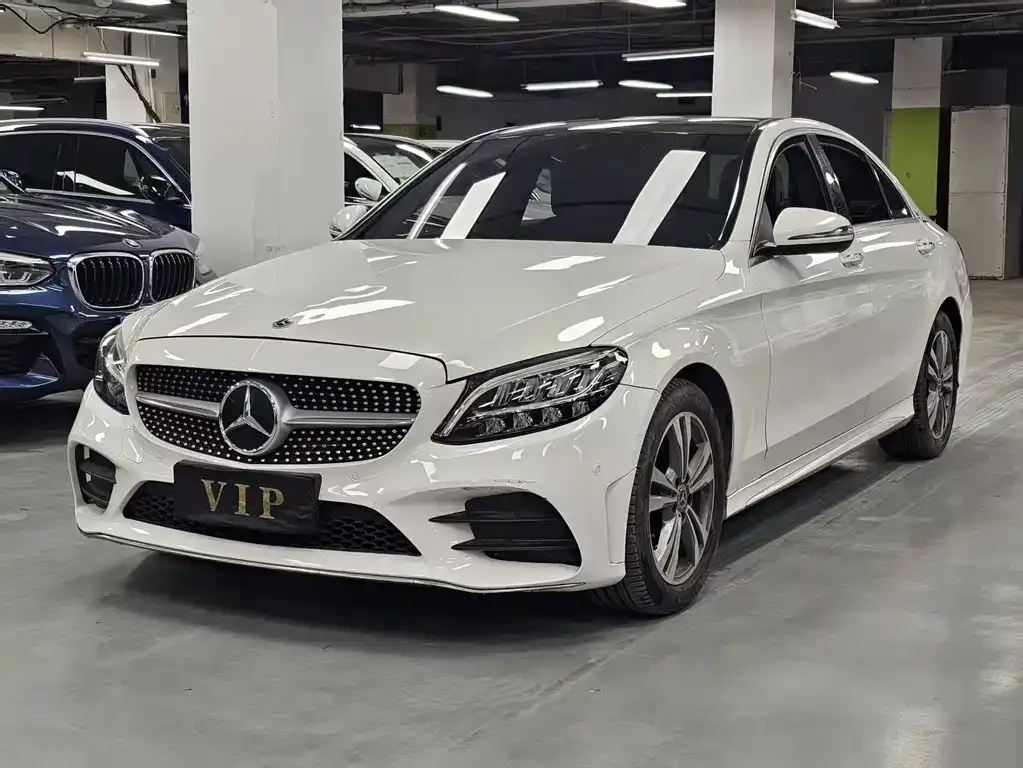 Mercedes-Benz C-Class — фото 1