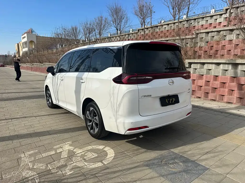 GAC Motor Trumpchi M6 — фото 10